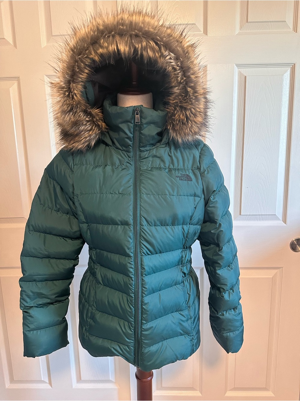 The North Face Women's Emerald Green  Puffer Down jacket with Faux-Fur Hood M